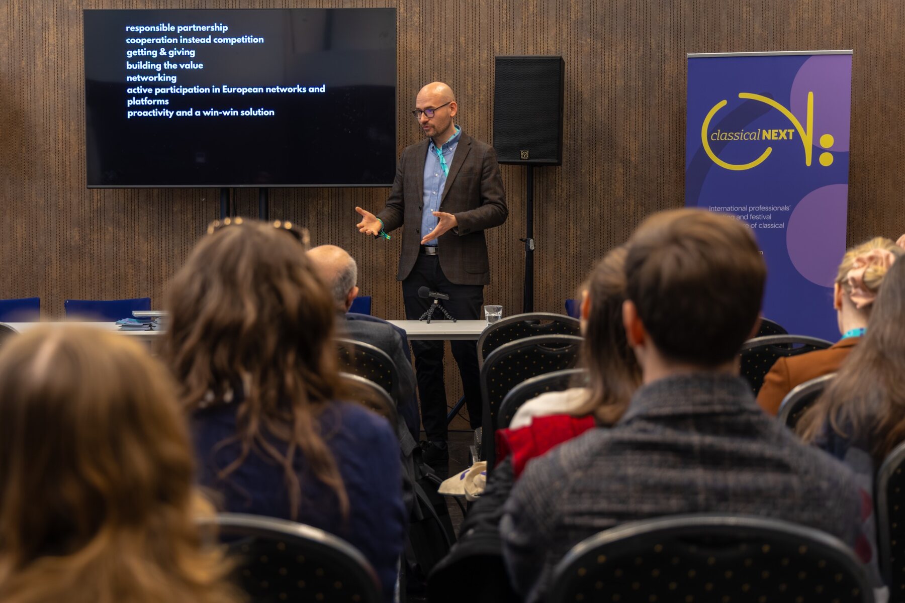 Artur Malke leading a session on partnerships and international cooperation at Classical:NEXT